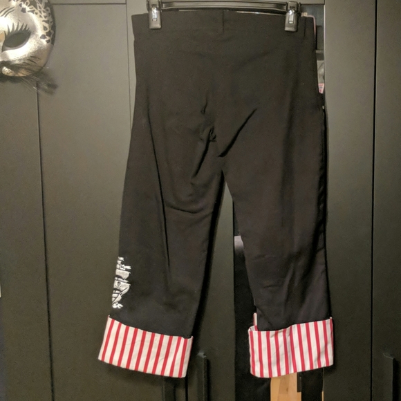 Y2K Red & White Stripe Cuffed Black Pirate Capris - Picture 4 of 5